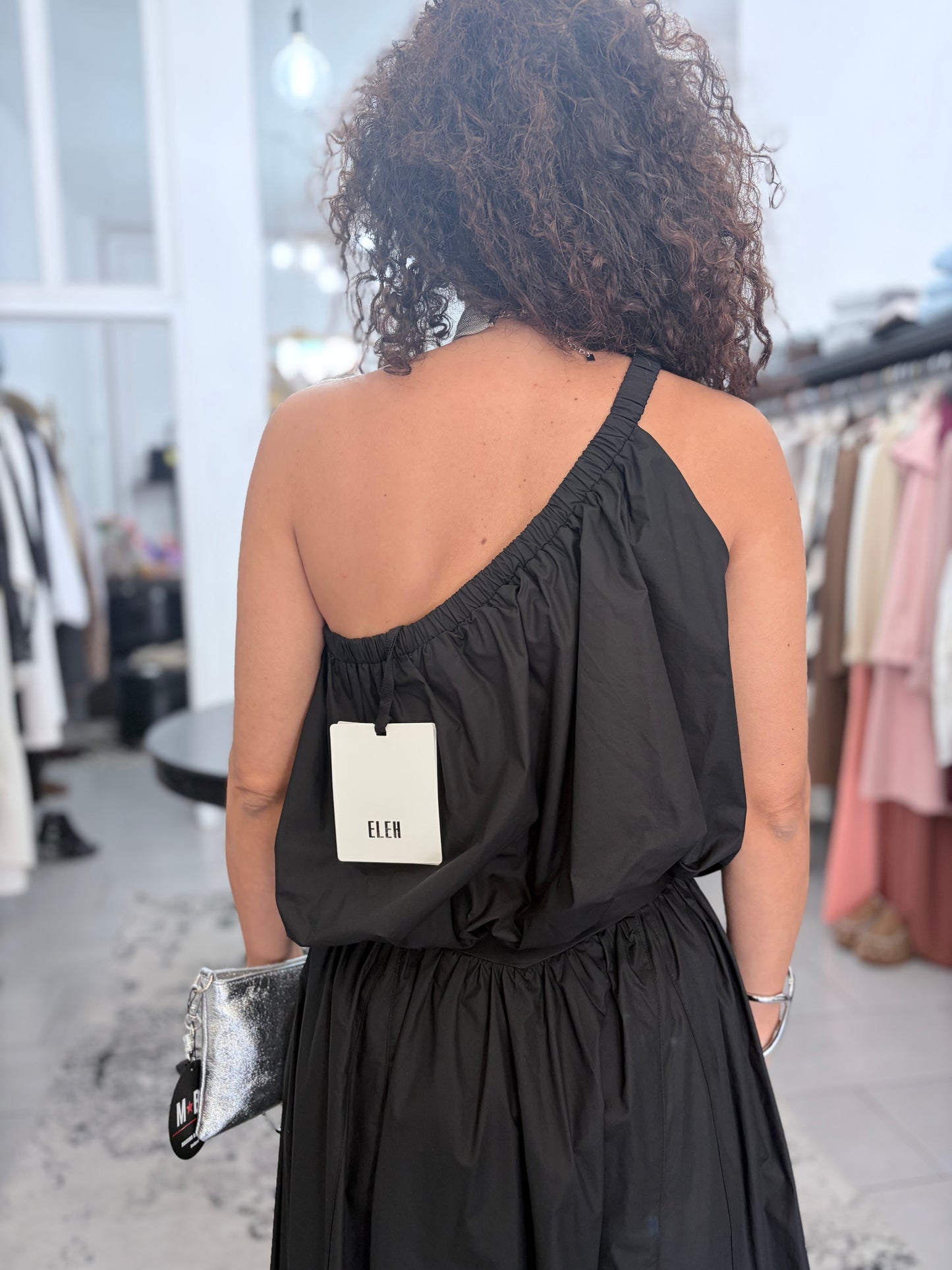 Top nero mono spalle Eleh
