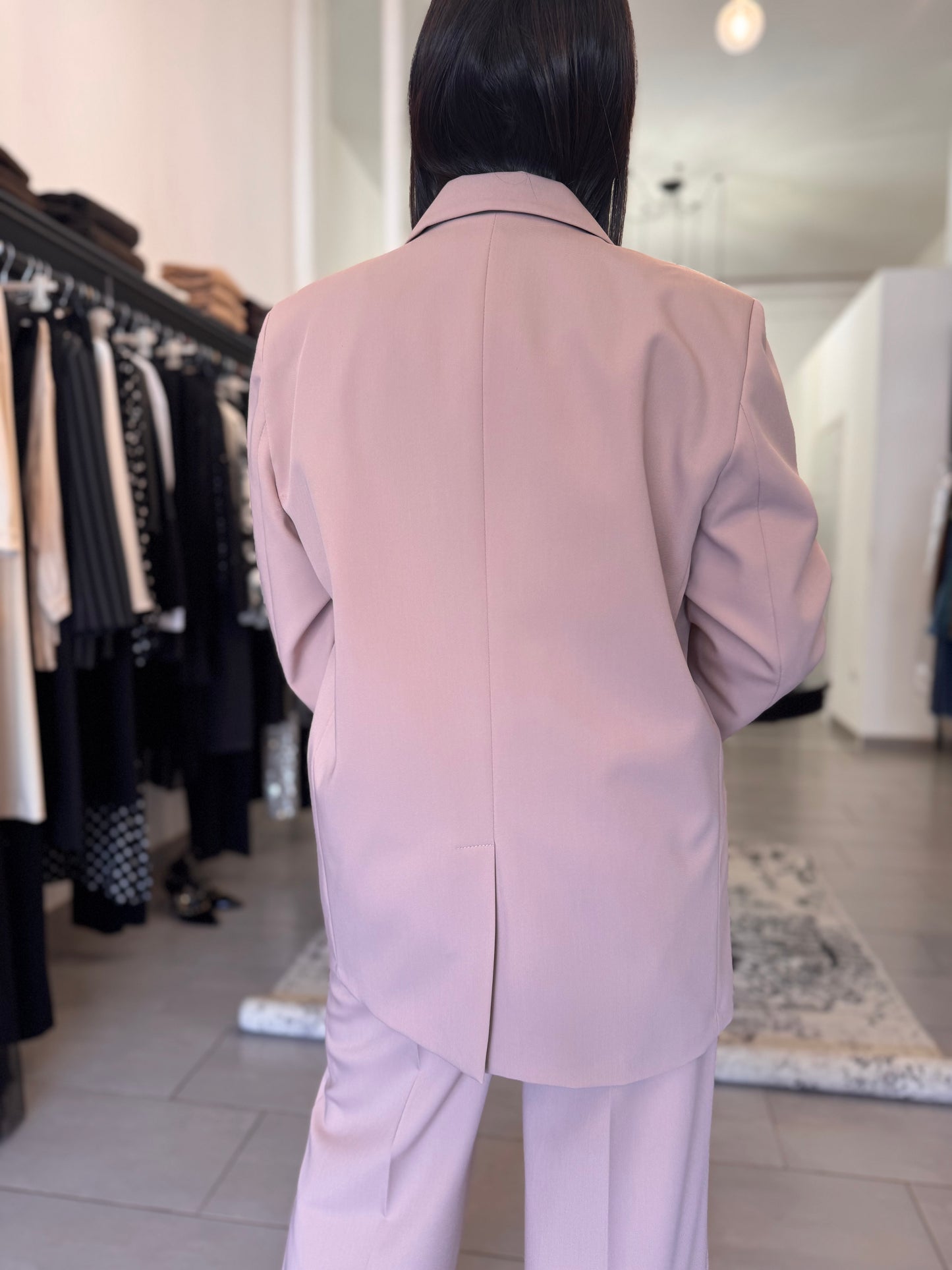 Blazer rosa Oversized con Spilla a Rosa