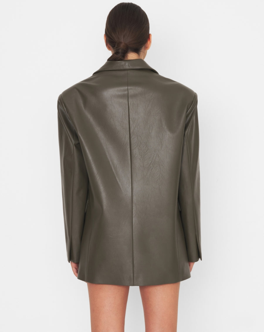 Blazer oversize realizzata in tessuto eco pelle