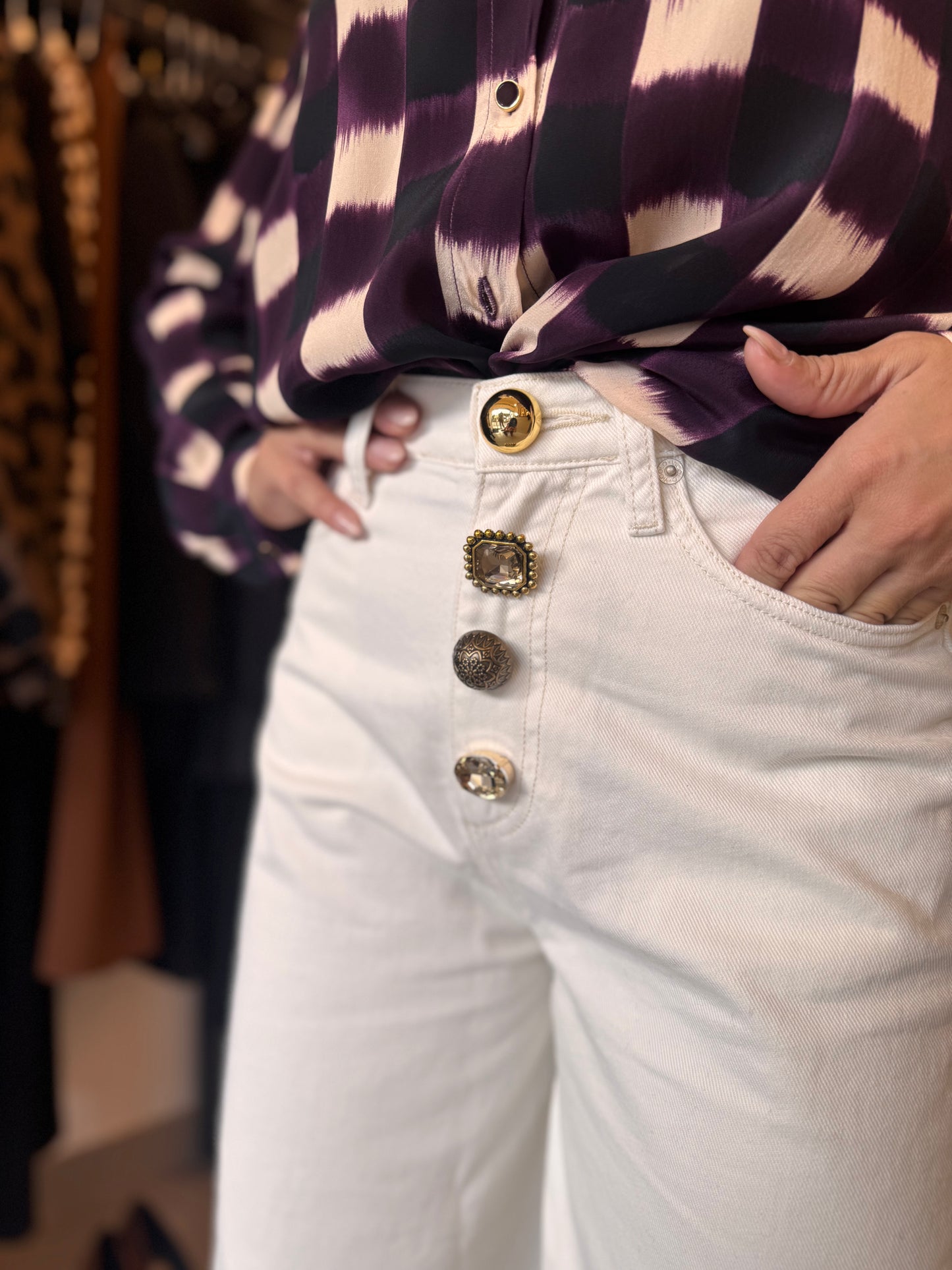 Jeans bianco Vicolo con bottoni gioiello
