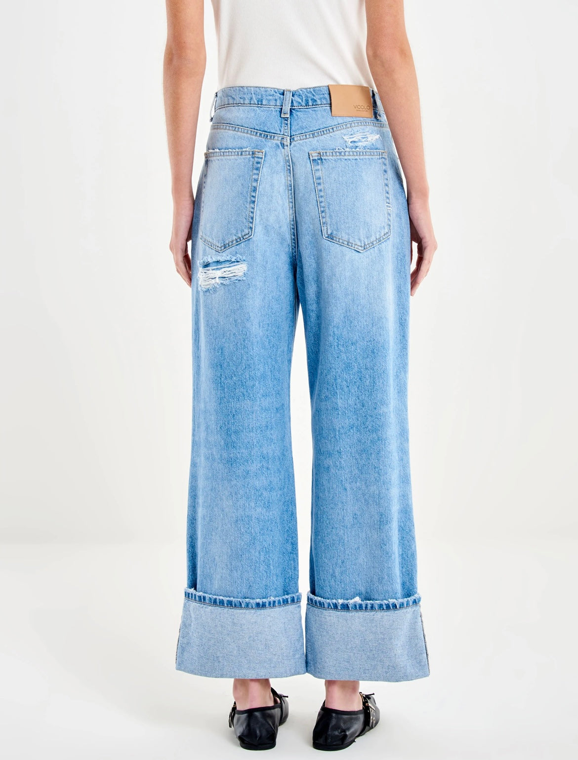 Jeans lavaggio chiaro, Vicolo