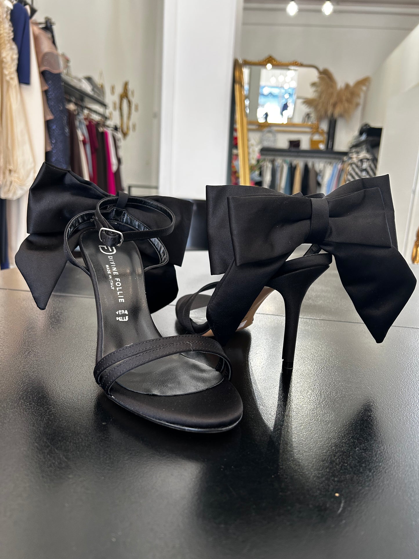 Sandalo nero Divine Follie