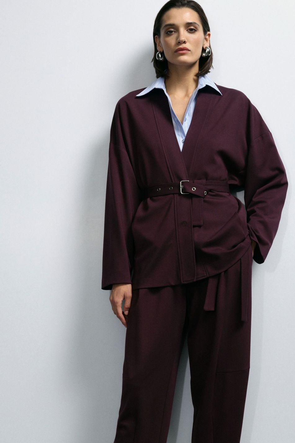 CROPPED TROUSERS CON CINTURA ALTA
