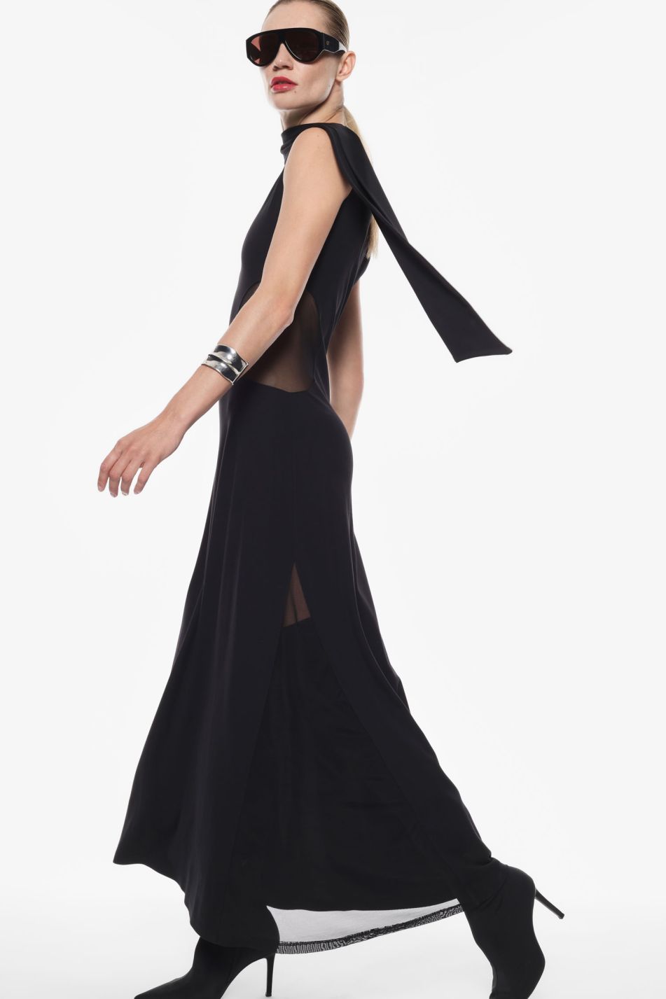 VESTITO LUNGO CON SCOLLO ASIMMETRICO