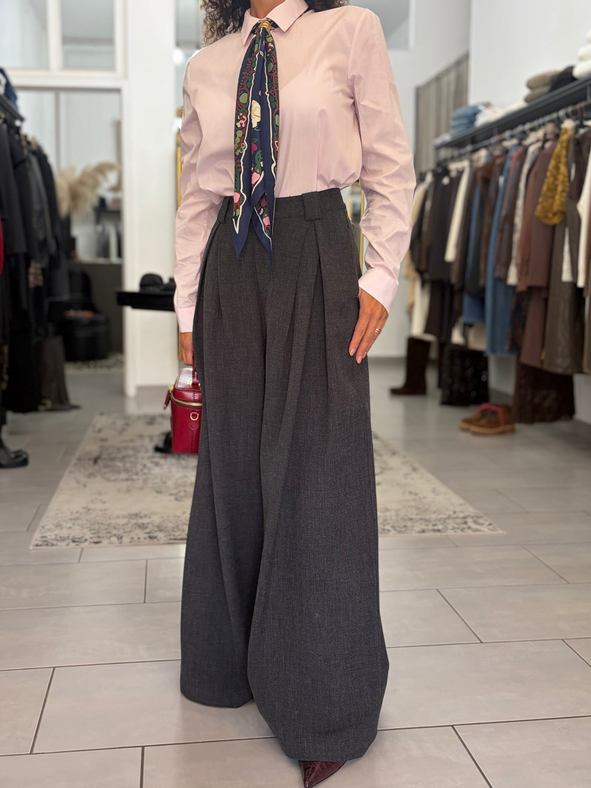 Pantalone over con pences grigio Eleh