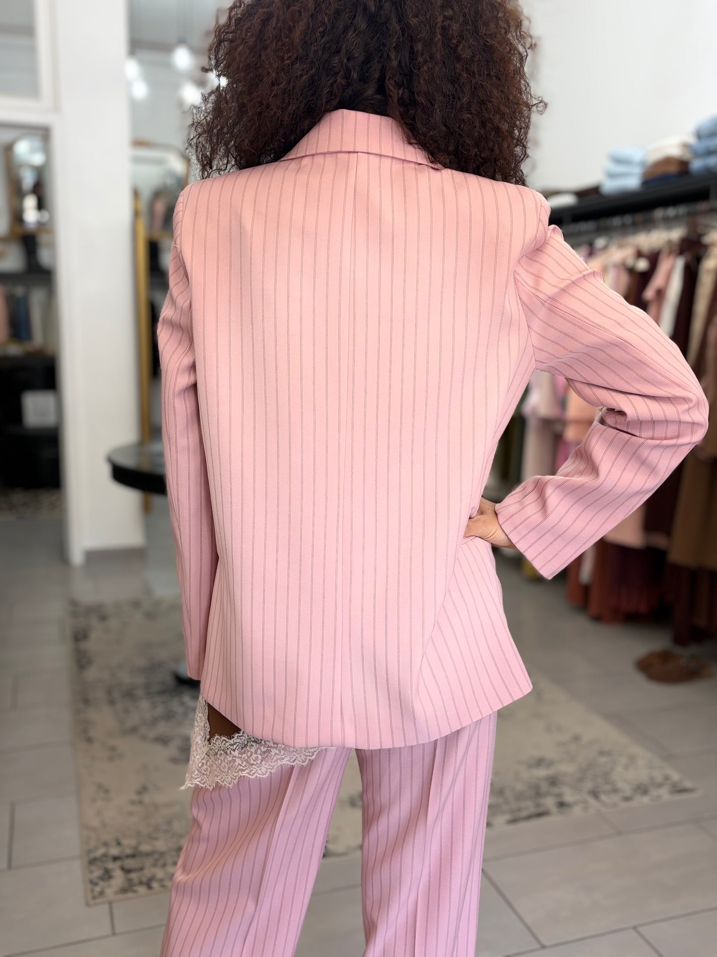 Blazer rosa con righe sottili  marroni