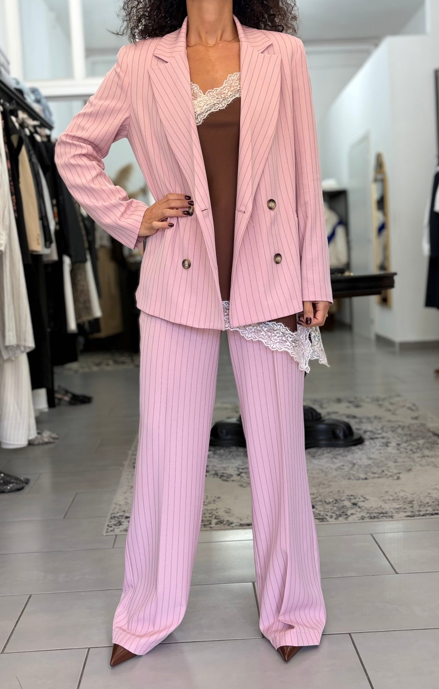Blazer rosa con righe sottili  marroni