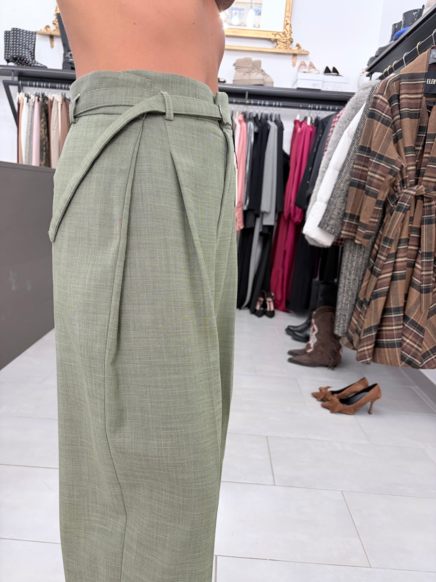 Pantalone Vicolo verde salvia con pences