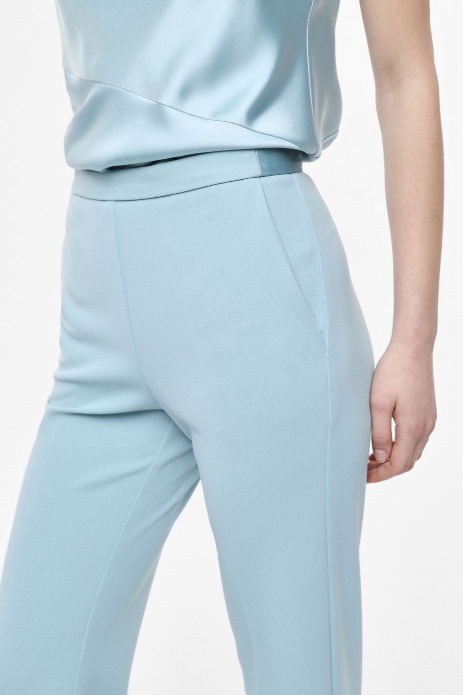 Pantalone flare sartoriali vita alta