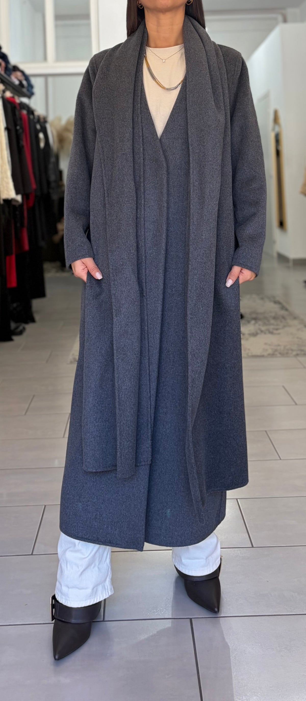 Cappotto lungo grigio Vicolo con maxi sciarpa incorporata