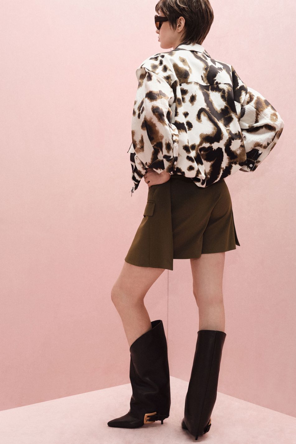 SKORTS CON TASCHE FRONTALI E CHIUSURA MULTIPLA