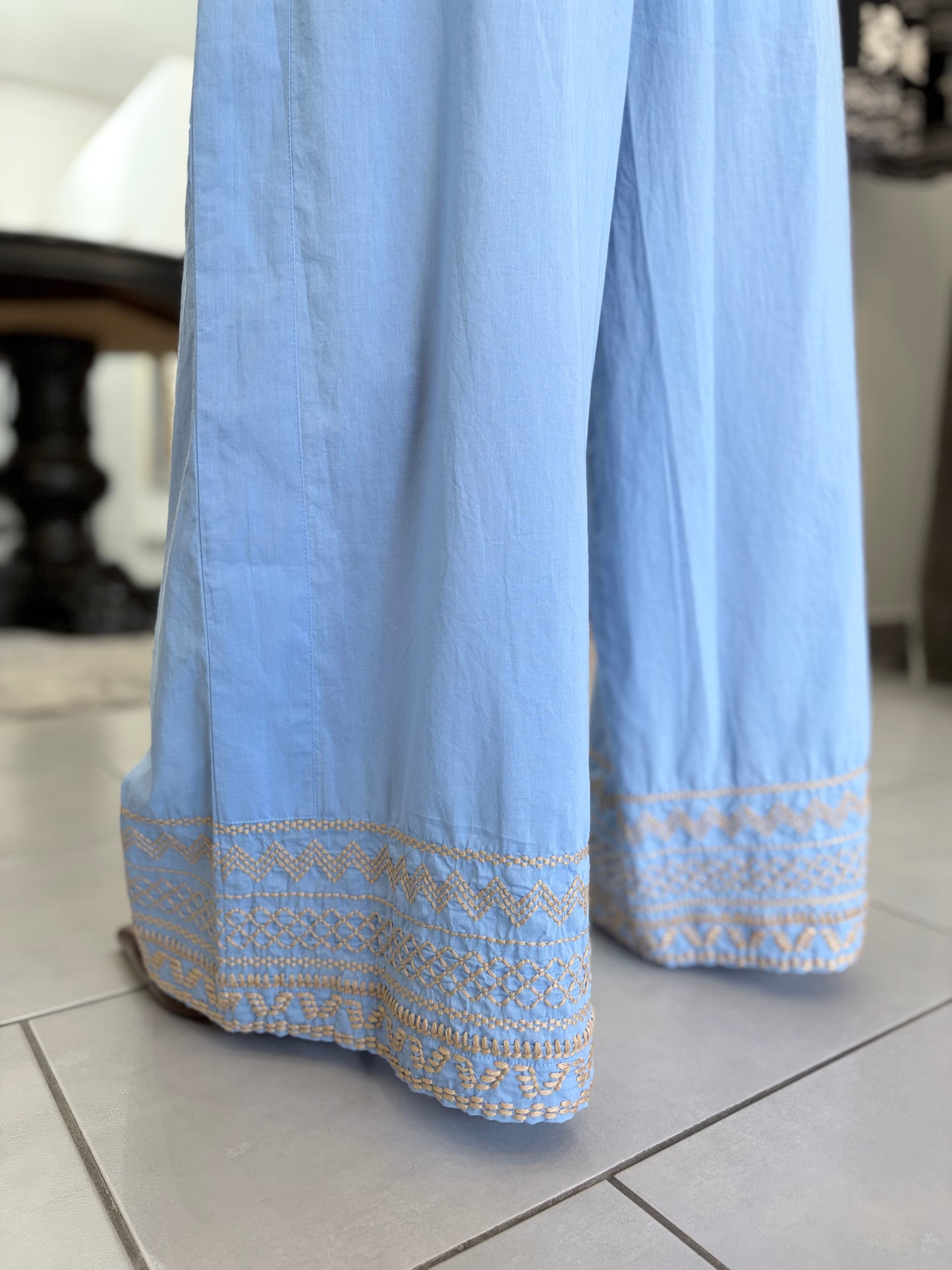 Pantaloni palazzo ricamo geometrico fondo