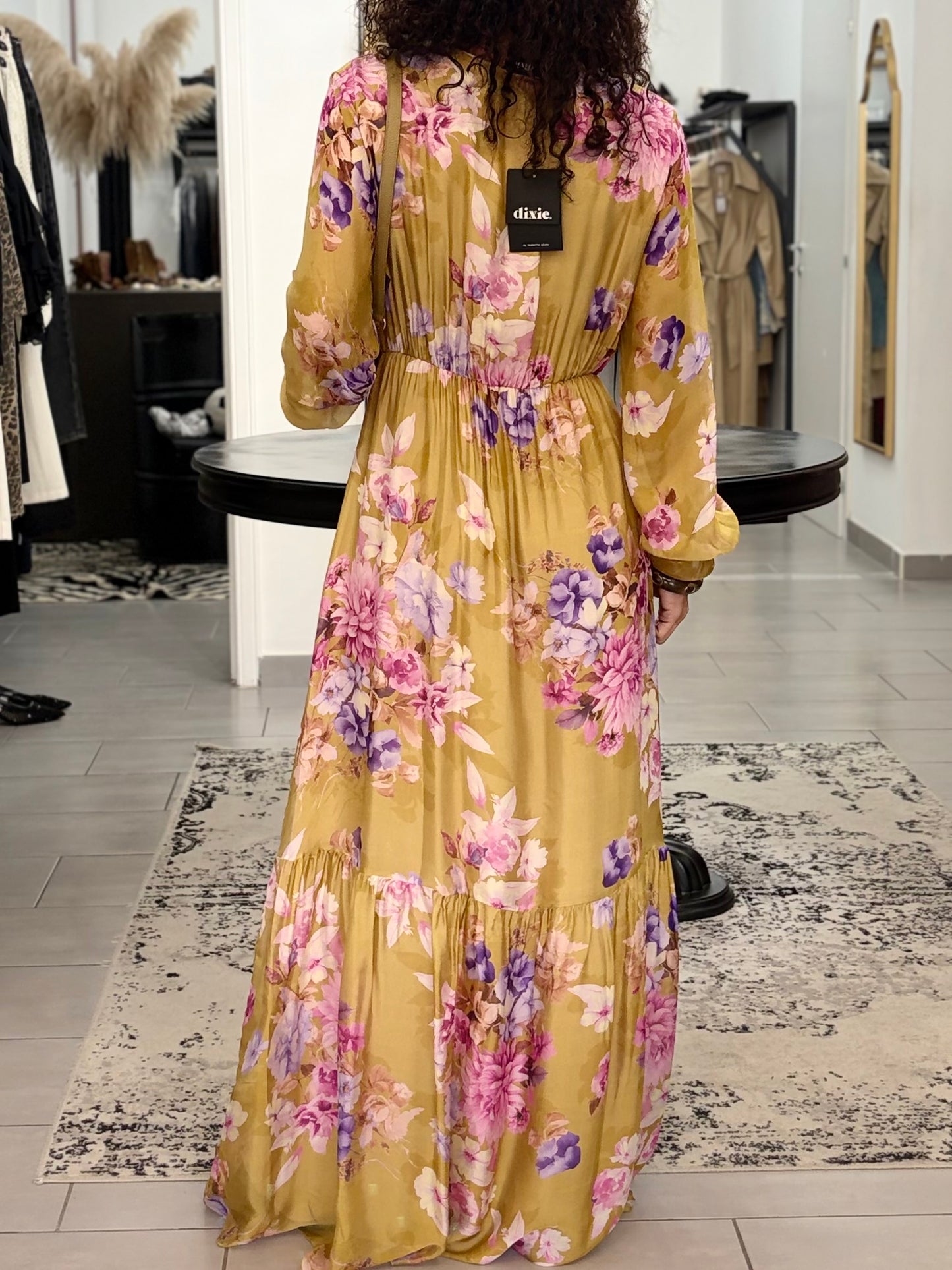 Vestito lungo con stampa floreale e scollo a V Dixie