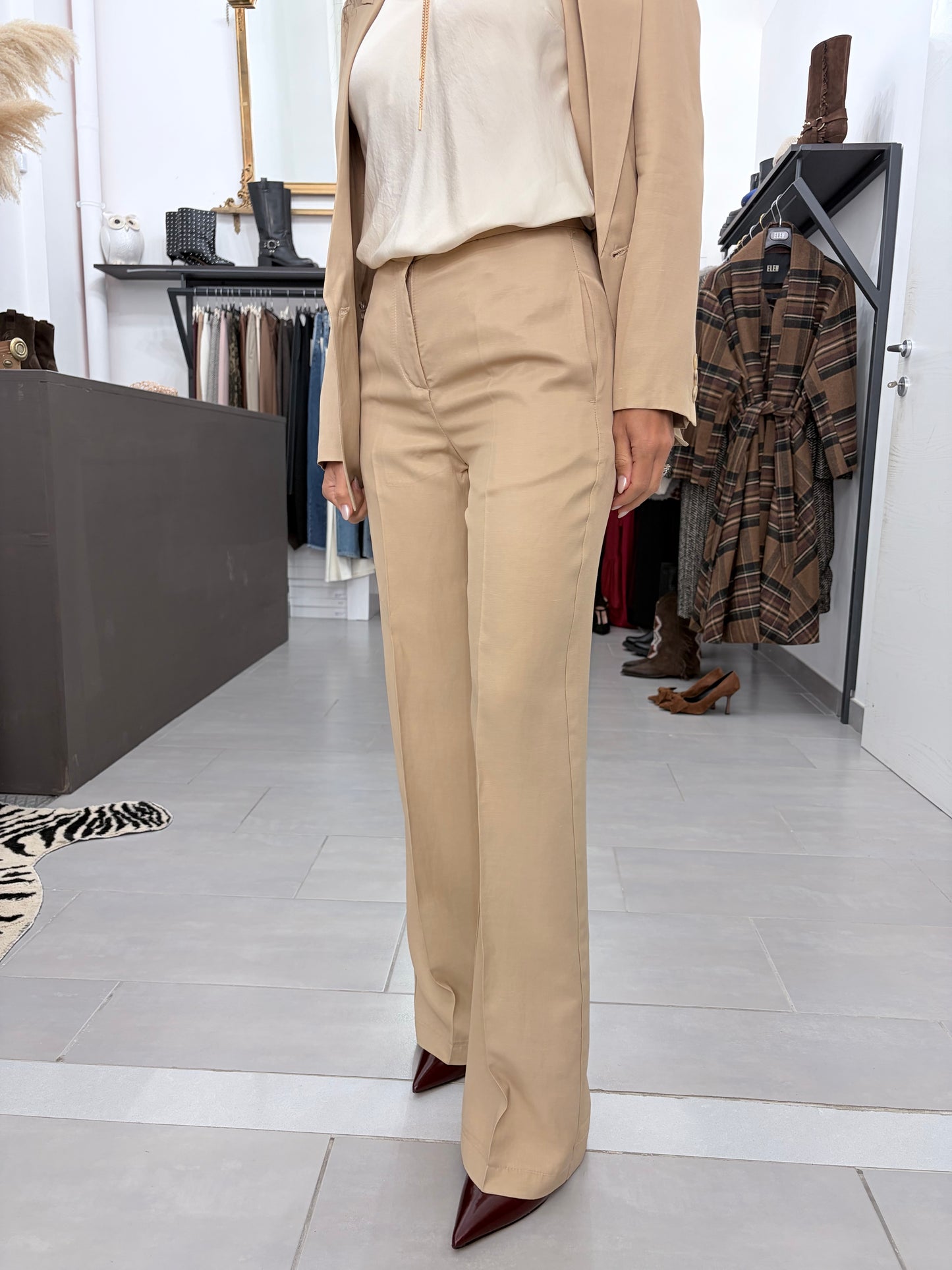 Pantalone dritto tasca a filo Vicolo beige