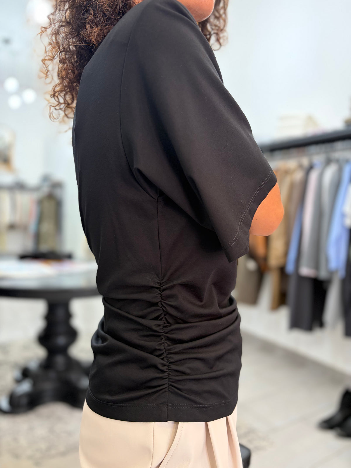T-shirt con spalline