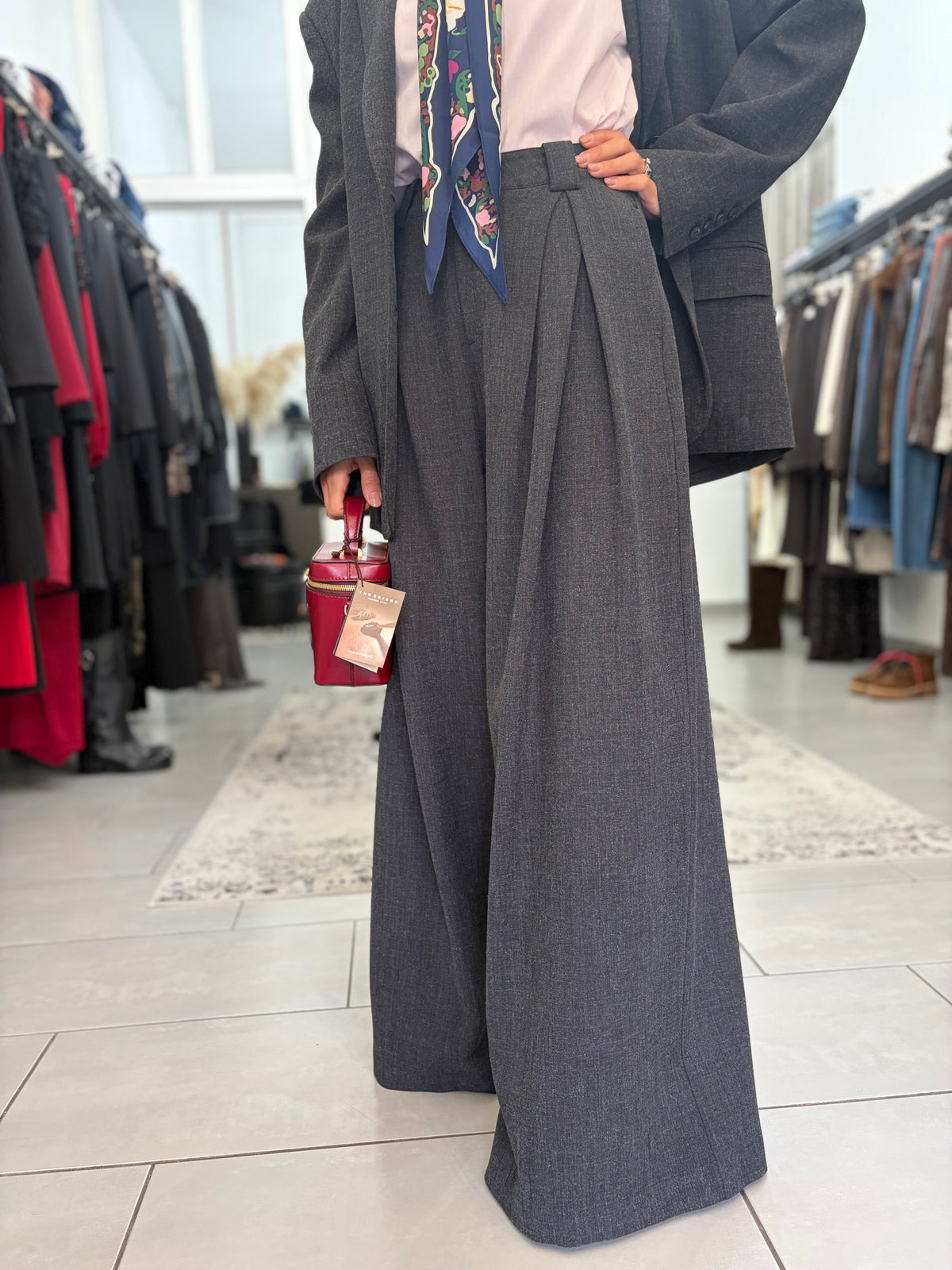 Pantalone over con pences grigio Eleh