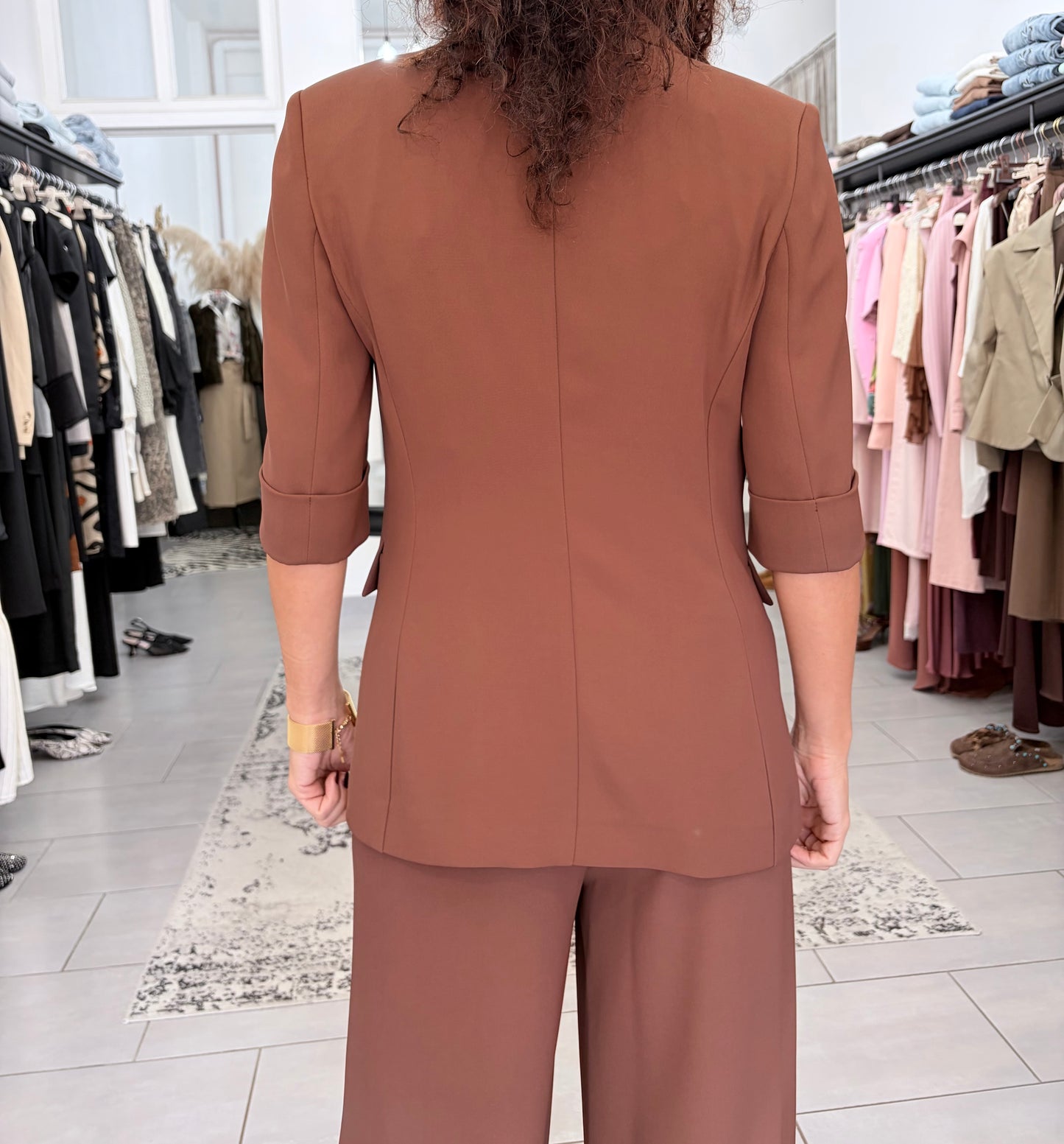 BLAZER MONOPETTO MANICHE CORTE SPACCHI LATERALI