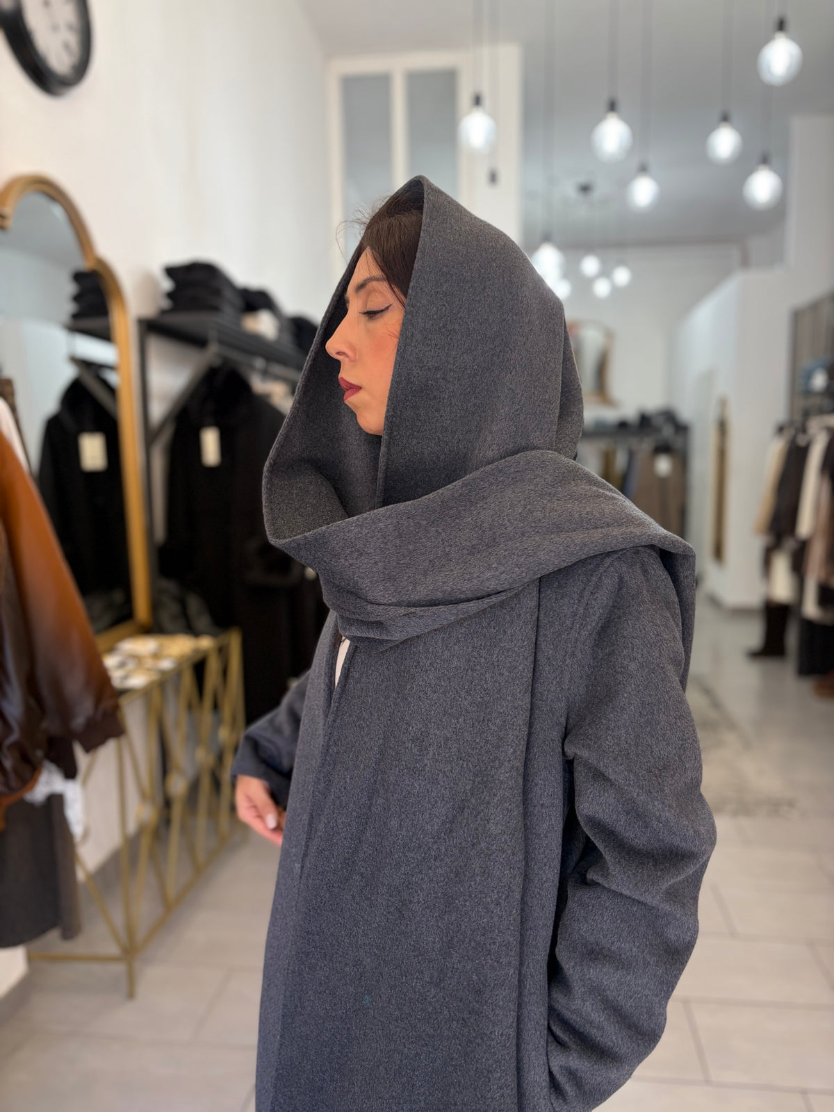 Cappotto lungo grigio Vicolo con maxi sciarpa incorporata