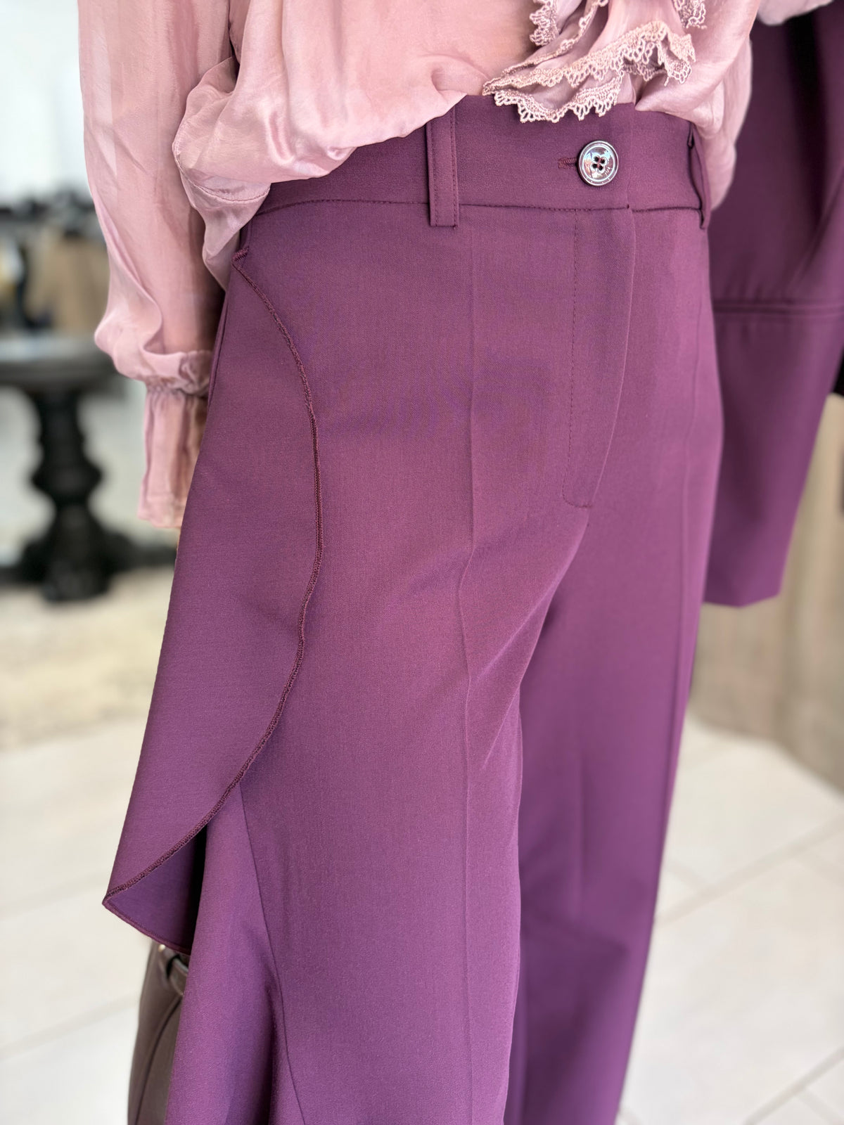 Pantalone gamba larga Vicolo con balza laterale