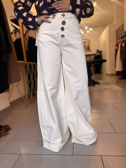 Jeans bianco Vicolo con bottoni gioiello