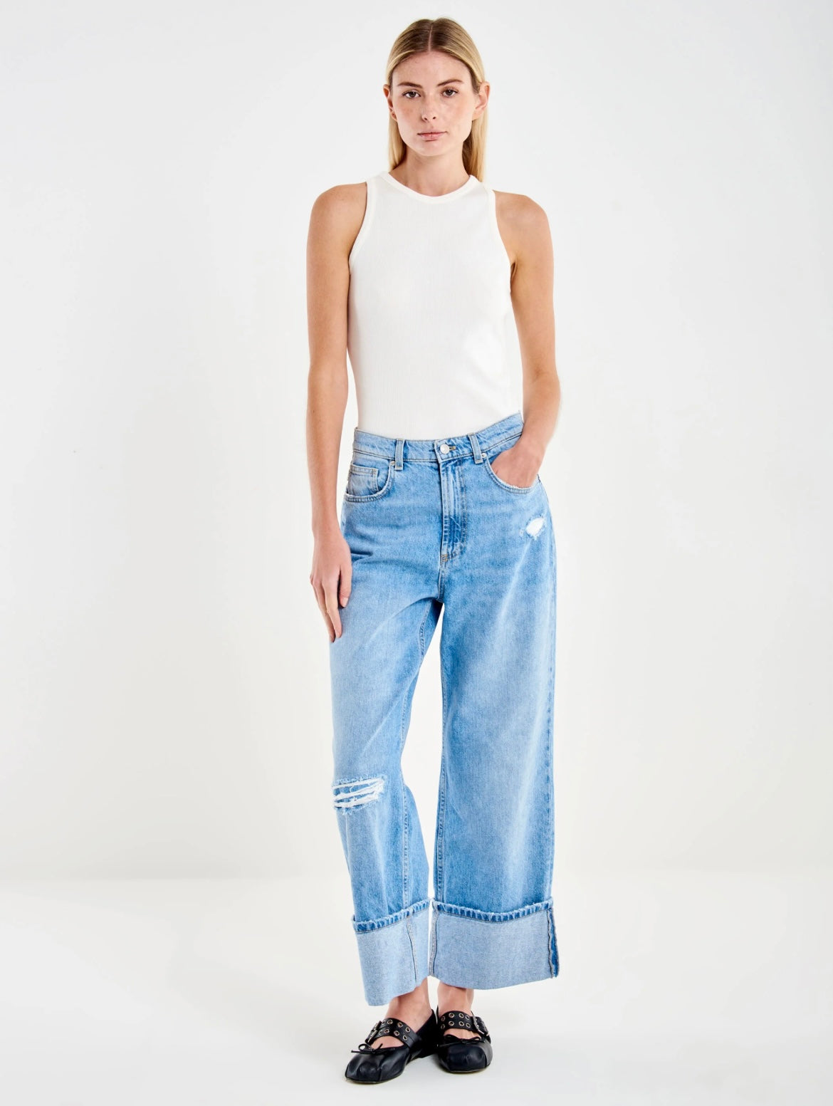 Jeans lavaggio chiaro, Vicolo