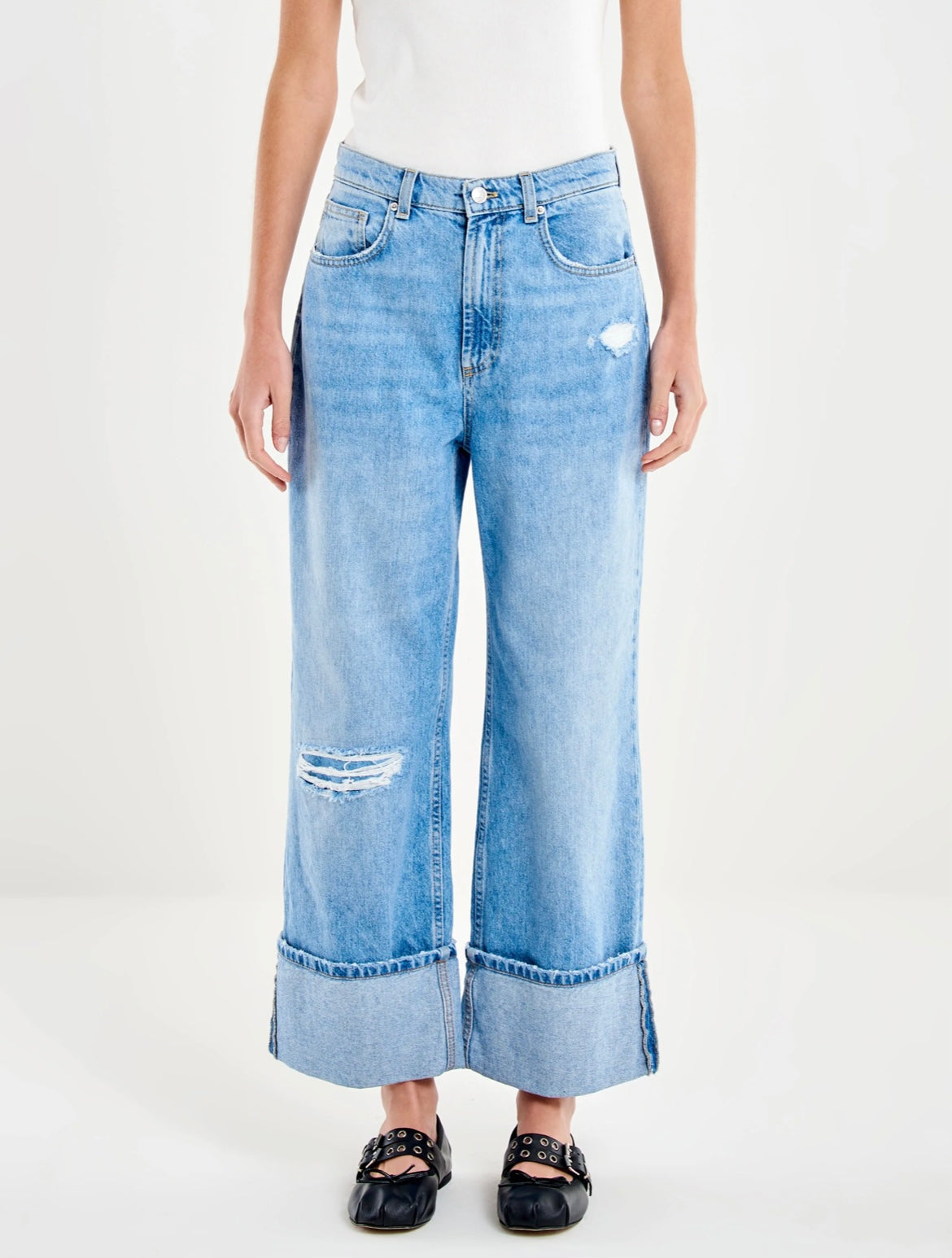 Jeans lavaggio chiaro, Vicolo