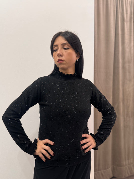 Maglione girocollo dettagli volant e punti luce