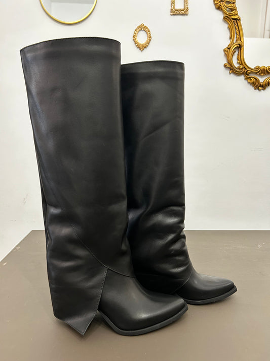 Stivale nero in pelle
