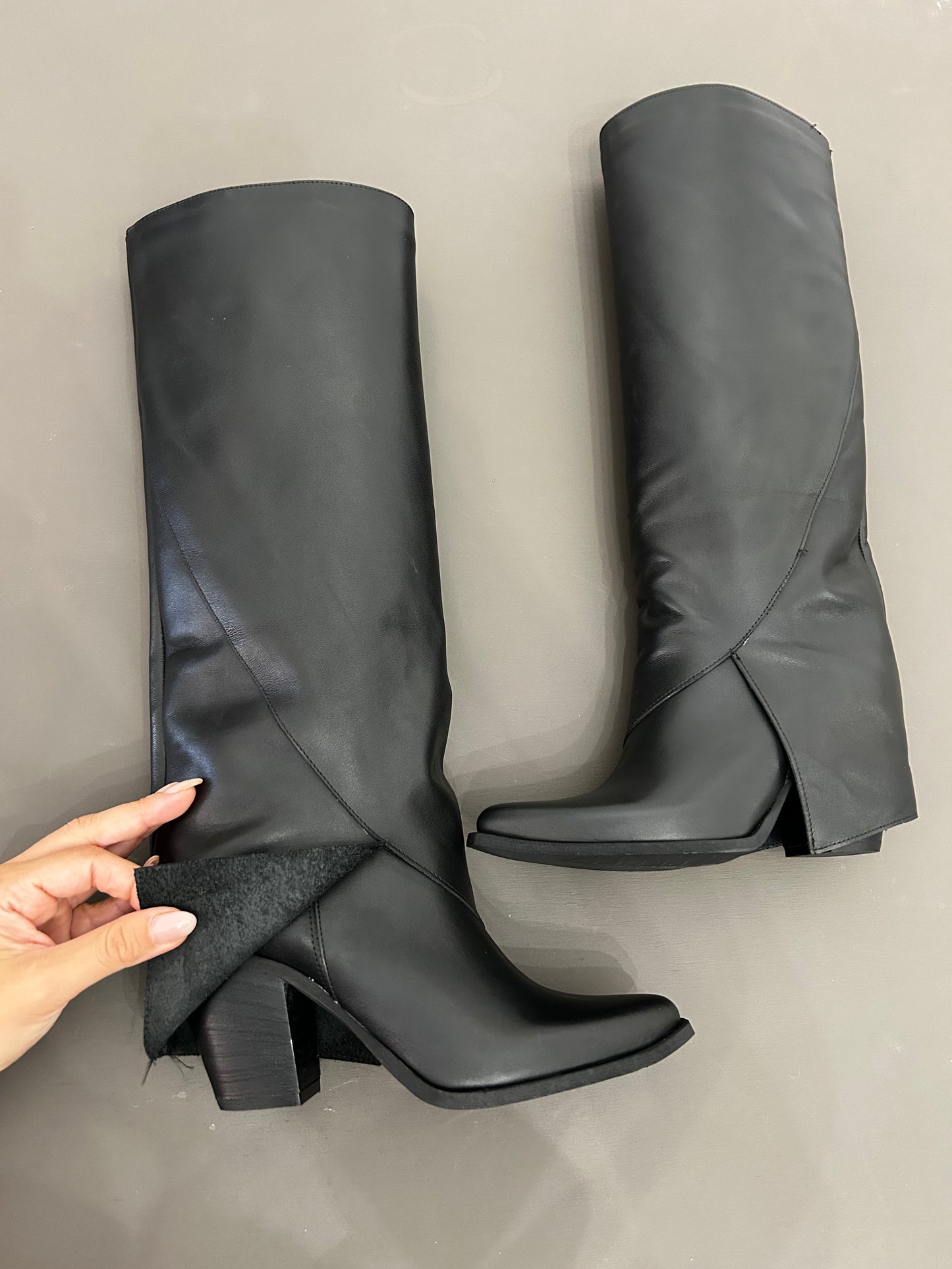 Stivale nero in pelle