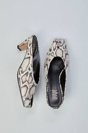 Décolleté tacco basso Ovyé, stampa effetto pitonato beige.