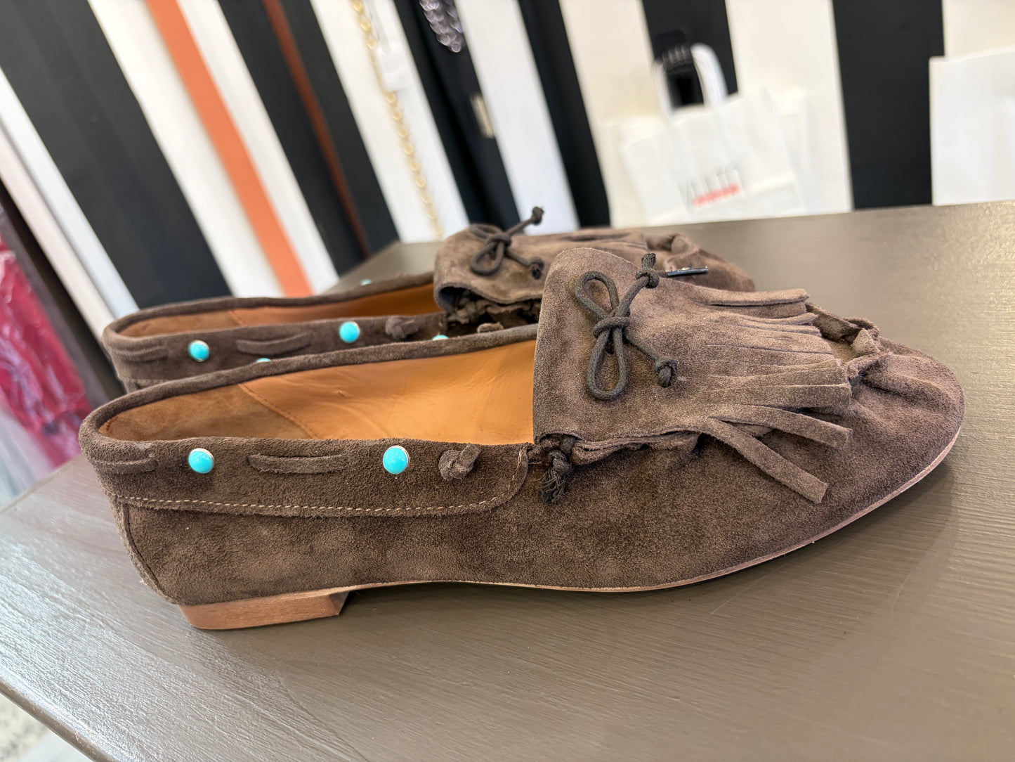 MOCASSINO SCAMOSCIATO CON FRANGE DIVINE FOLLIE