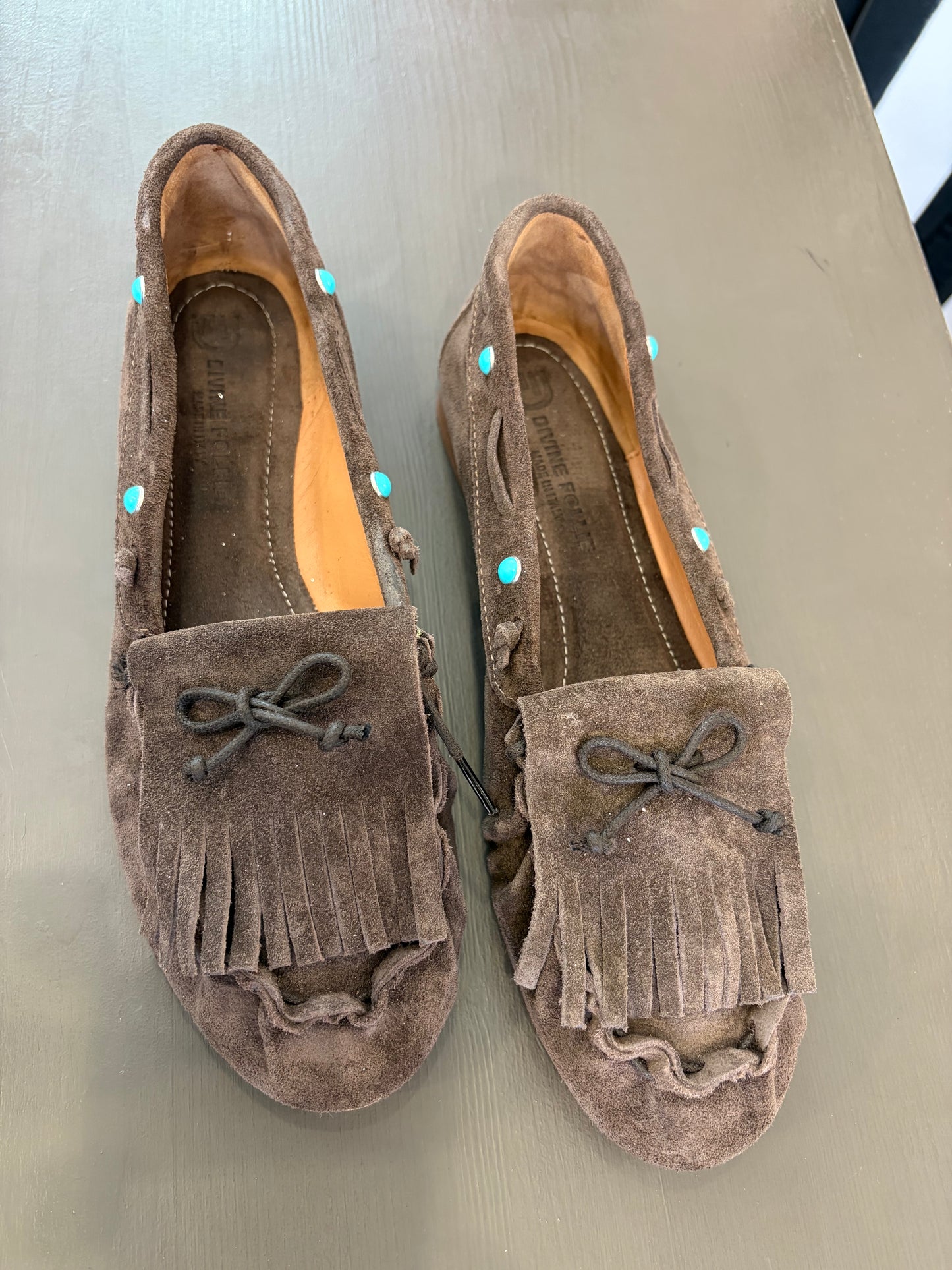MOCASSINO SCAMOSCIATO CON FRANGE DIVINE FOLLIE