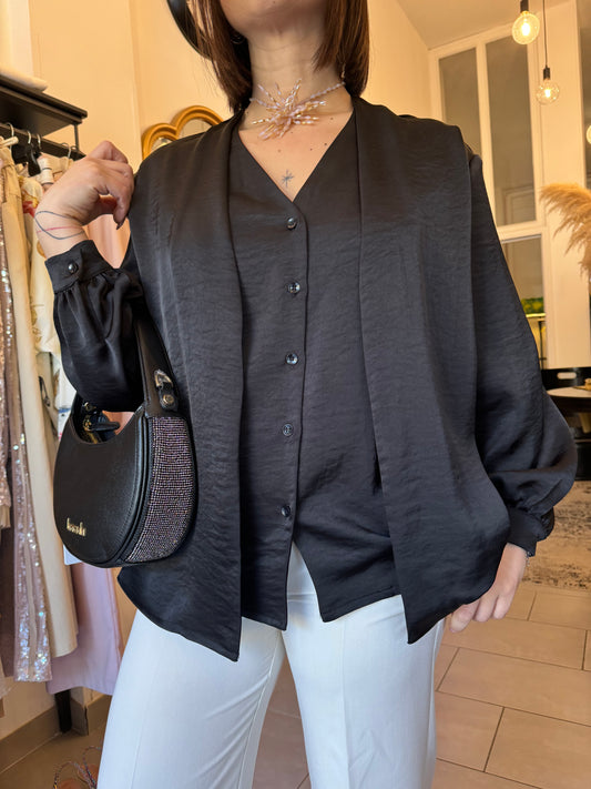 Camicia nera con finto gilet