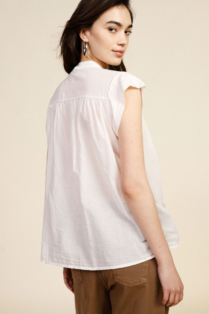 Camicia corta con nodo frontale e maniche corte