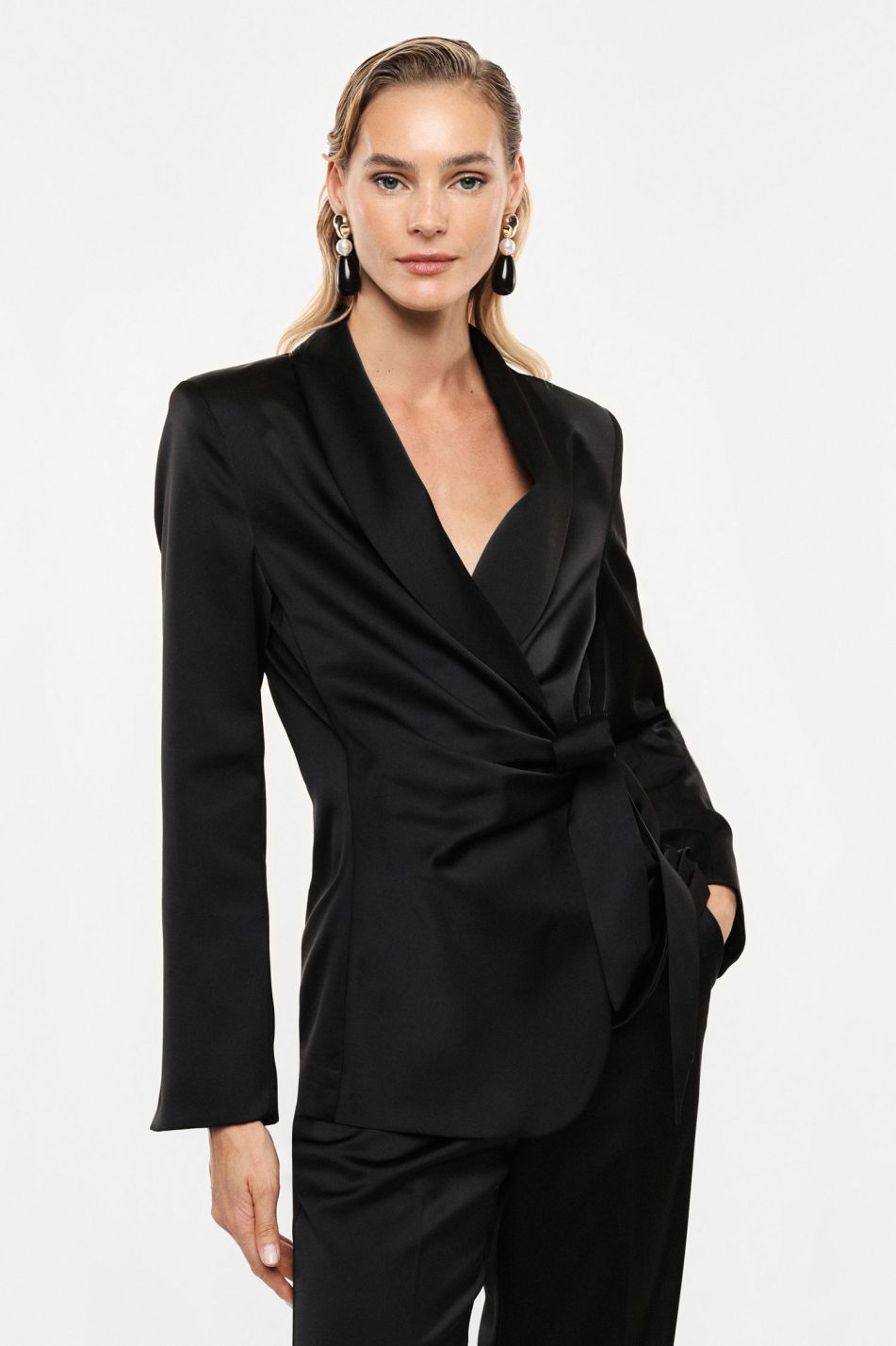 BLAZER CON REVERS SCIALLATO E CINTURA LATERALE