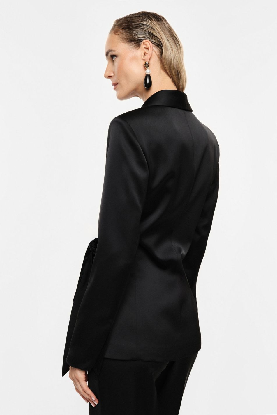 BLAZER CON REVERS SCIALLATO E CINTURA LATERALE